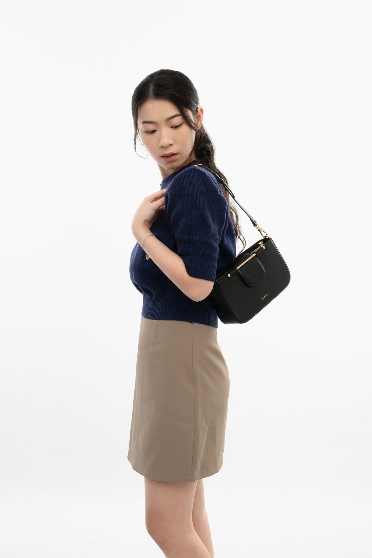 VARRIE-BLACK