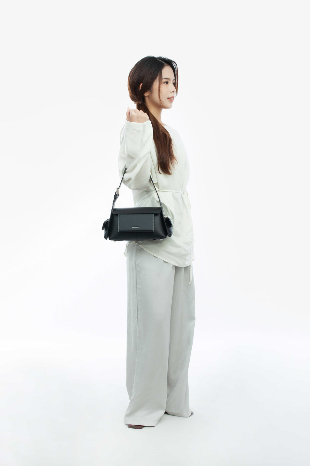 JUVIE-BLACK 1.0