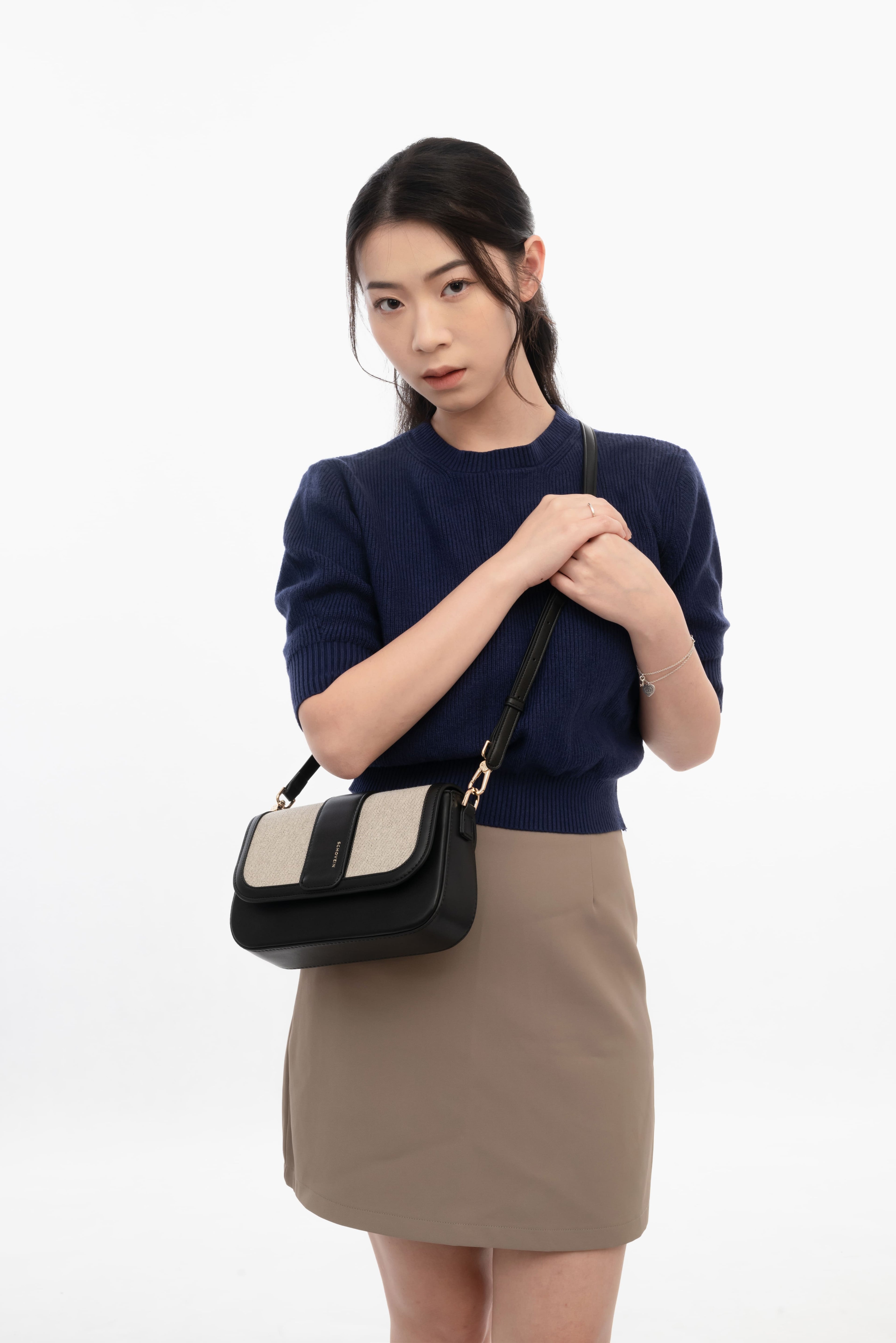 VARRIE CANNVA BLACK COVER